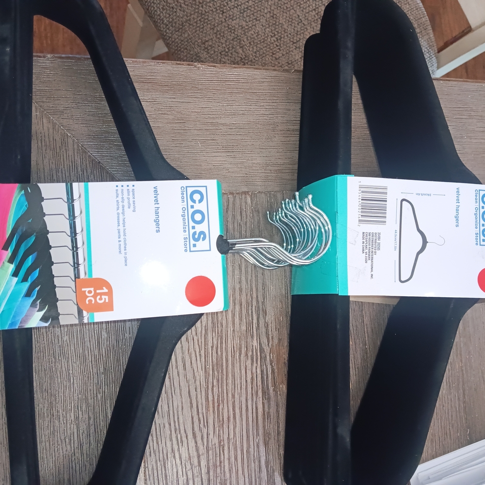 COS Black Velvet Hangers - 15 Pack